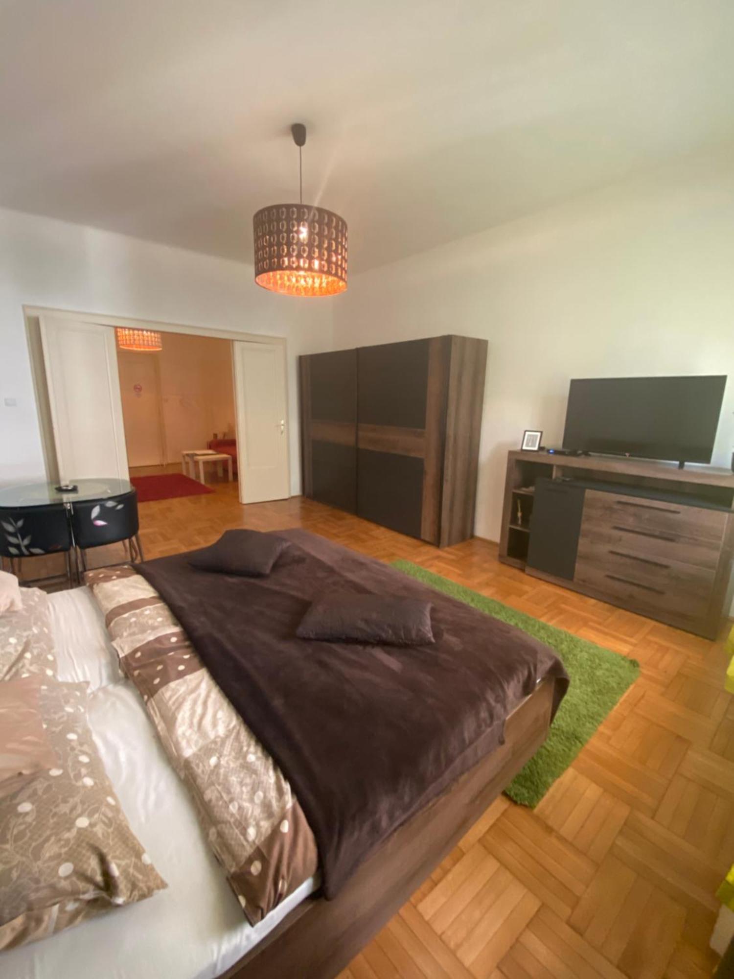 Come & Stay Apartments And Rooms City Center Budapest Exterior photo